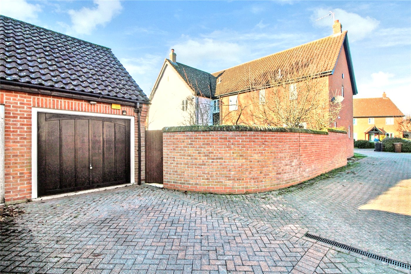 Garage & Driveway
